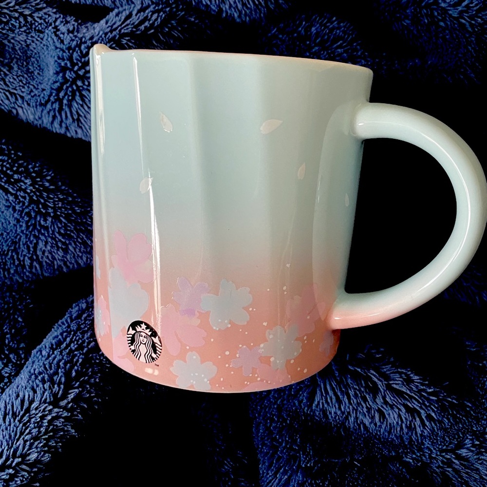 Taiwan Starbucks cherry blossom mug